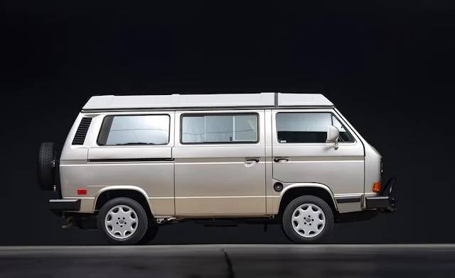 Volkswagen-Vanagon-multi-van-1990-white