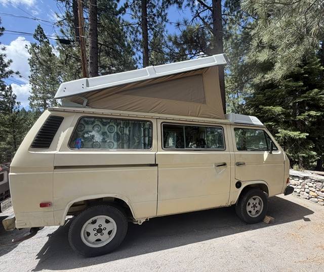 Volkswagen-Vanagon-westfalia-1984