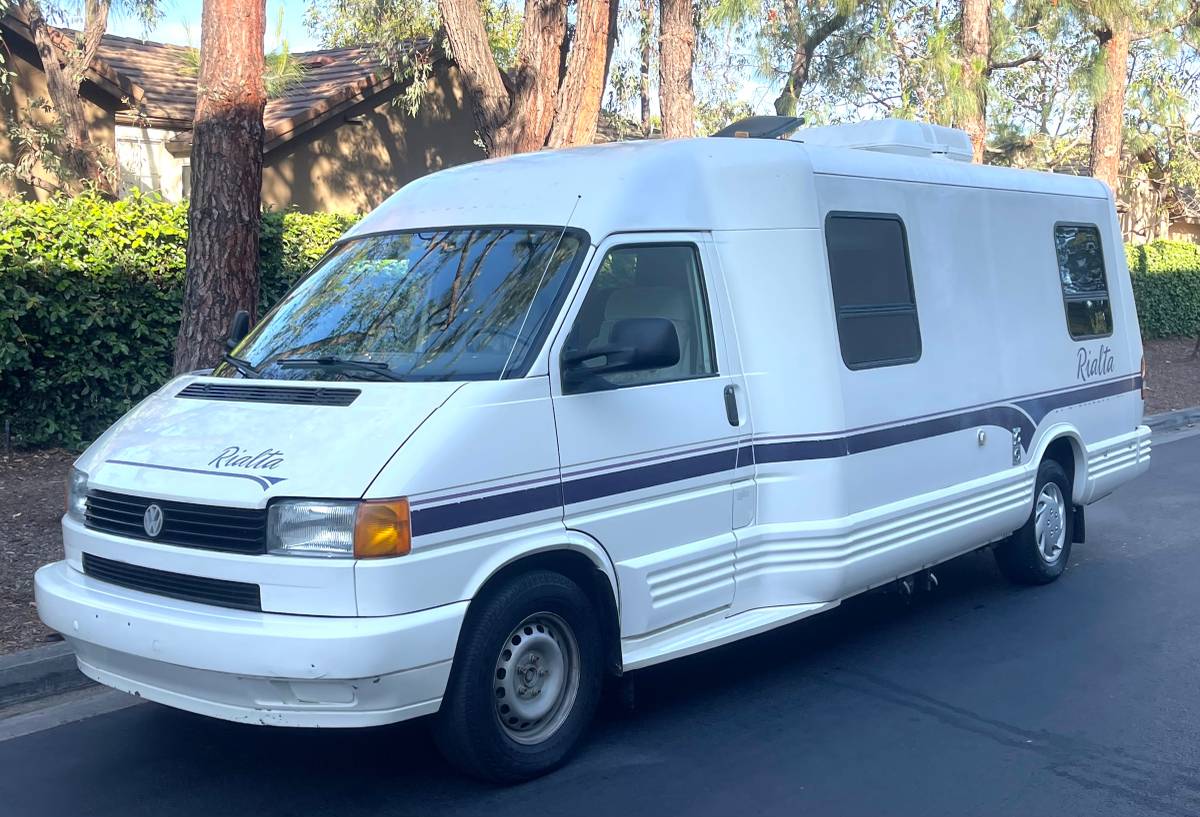 Volkswagen-Winnebago-rialta-1995-white