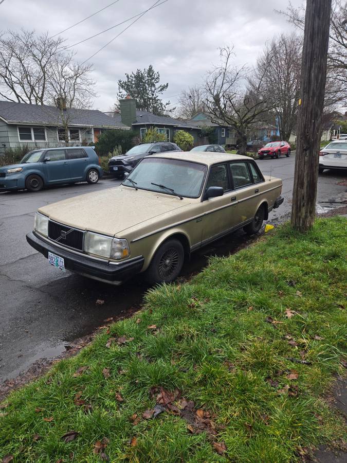 Volvo-240-1989