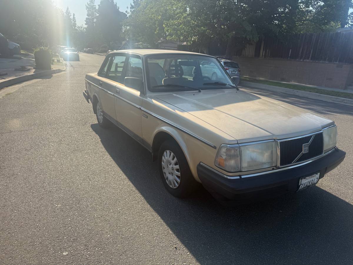Volvo-240-1991