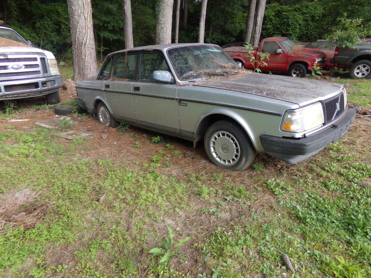 Volvo-240-gl-1992-silver
