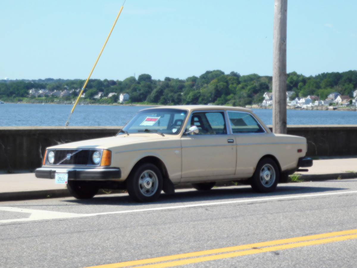 Volvo-242-1976-custom