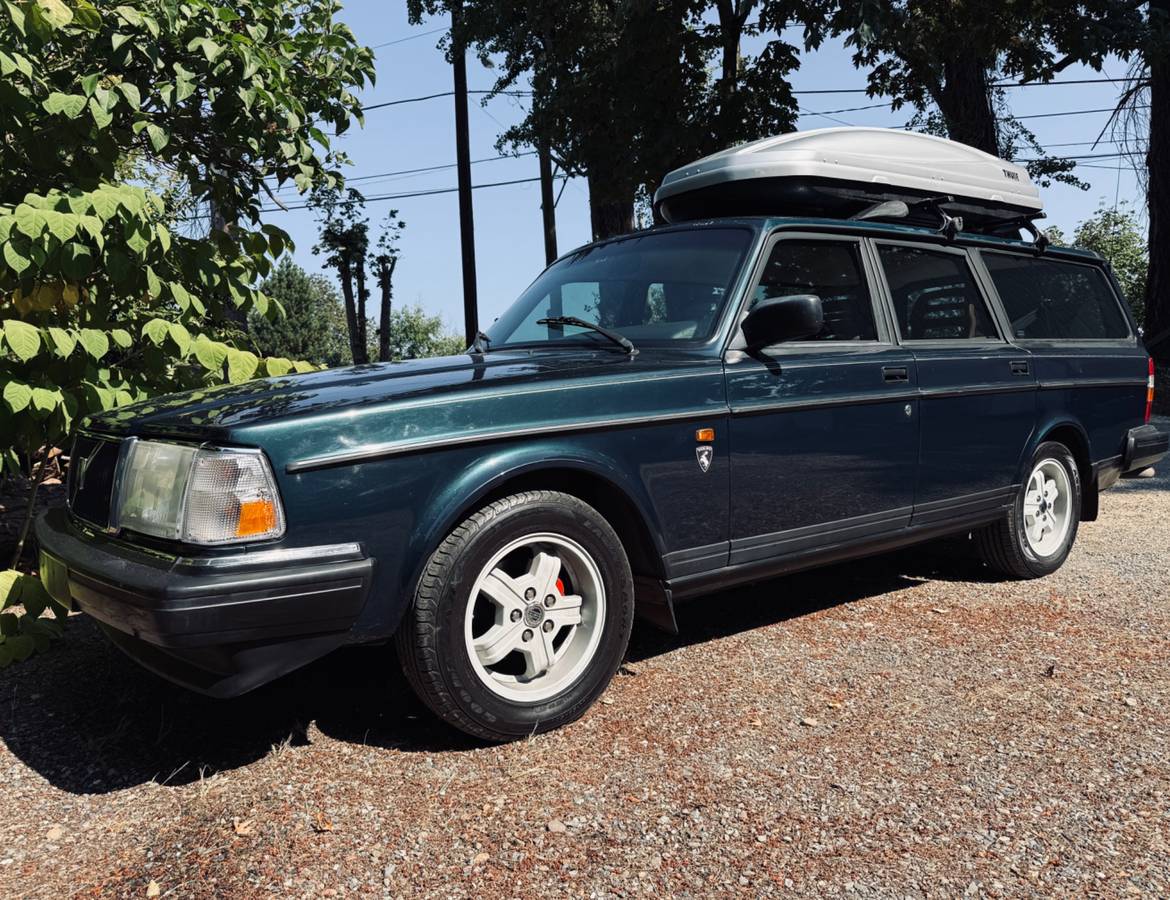 Volvo-245-1993-green