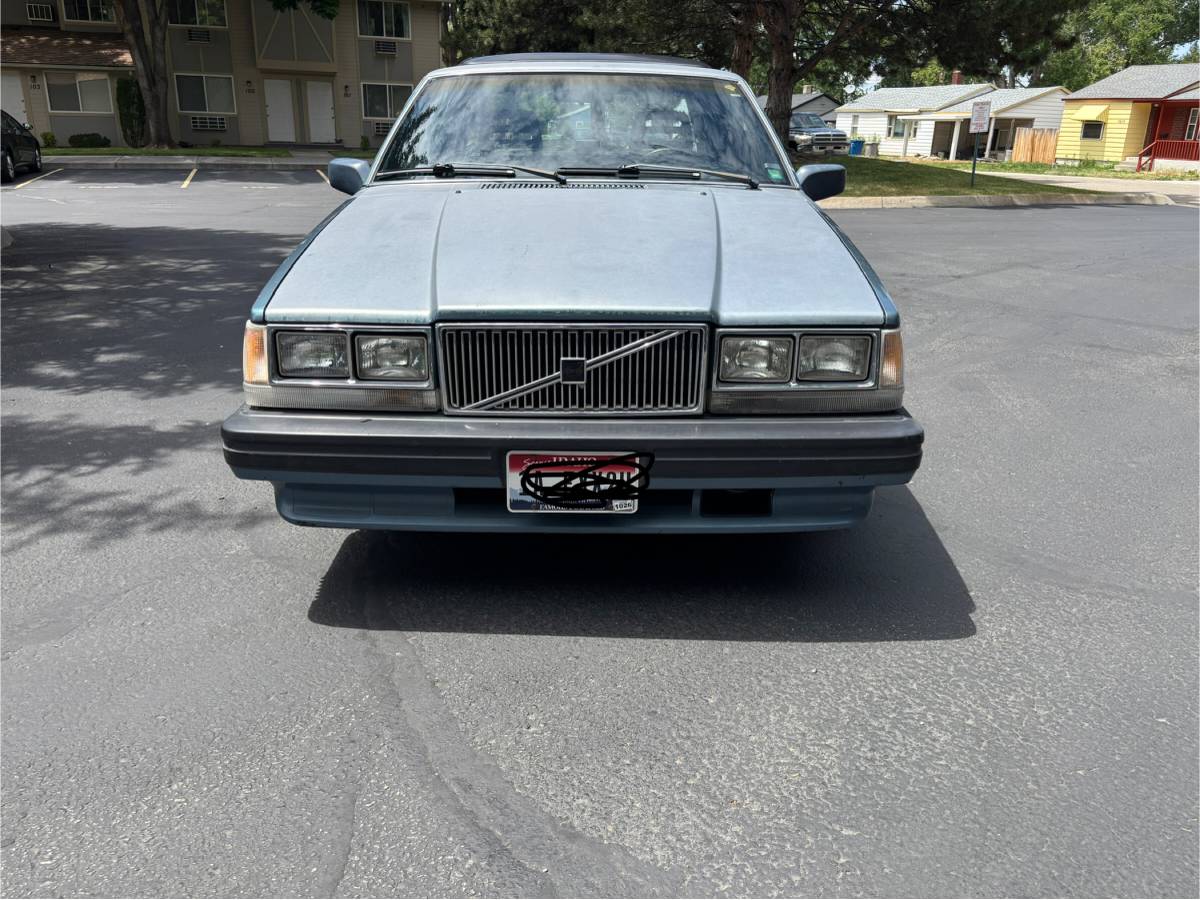 Volvo-740-1986-blue