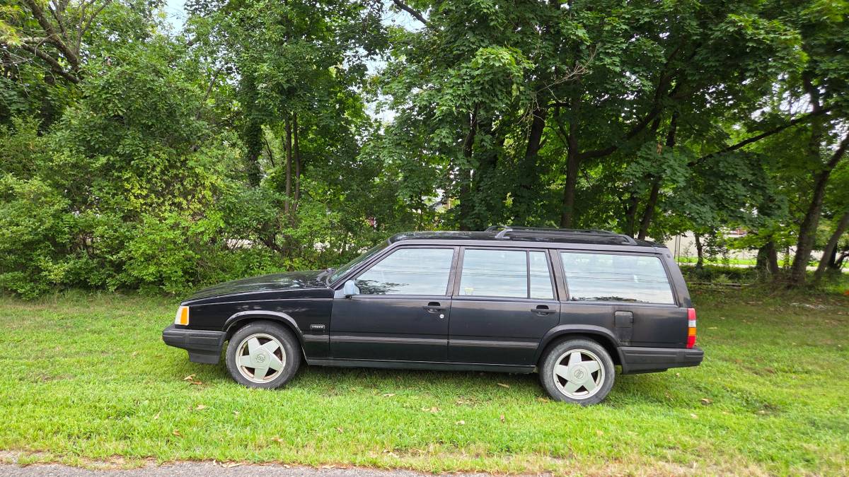 Volvo-940turbo-wagon-1993-black