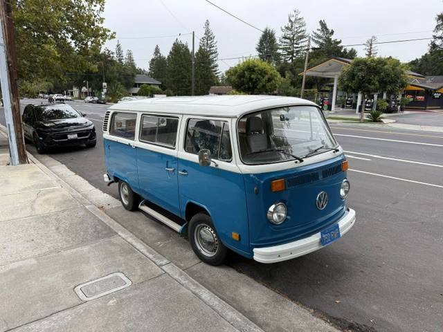 Vw-bus-1977-blue