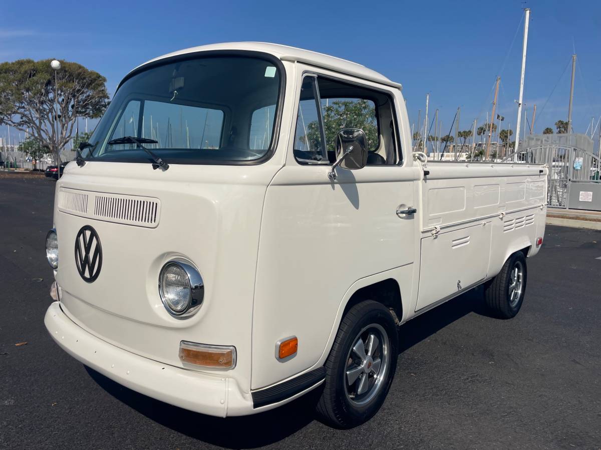 Vw-pick-up-1971-white