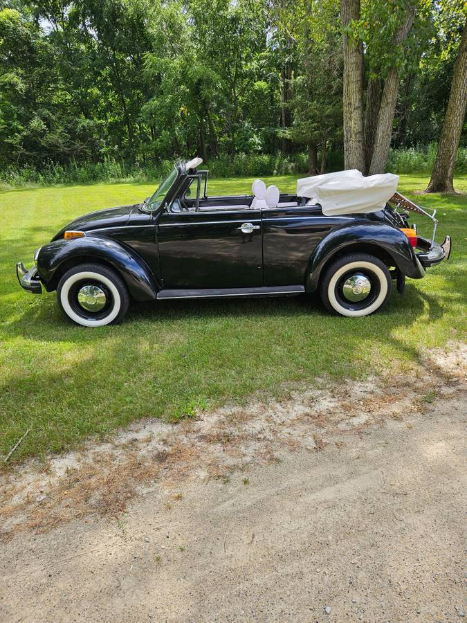 Vw-super-beetle-convertible-1978-black
