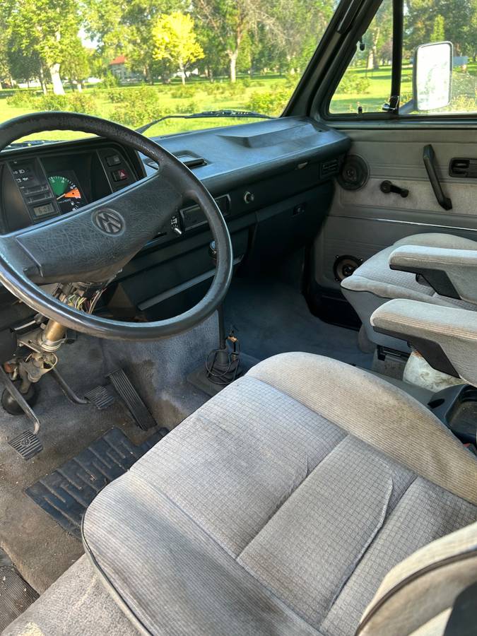 Vw-vanagon-9-passenger-van-1987-grey Vw-vanagon-9-passenger-van-1987-grey
