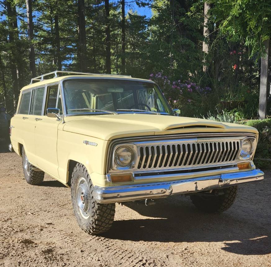 Wagoneer-1969-yellow