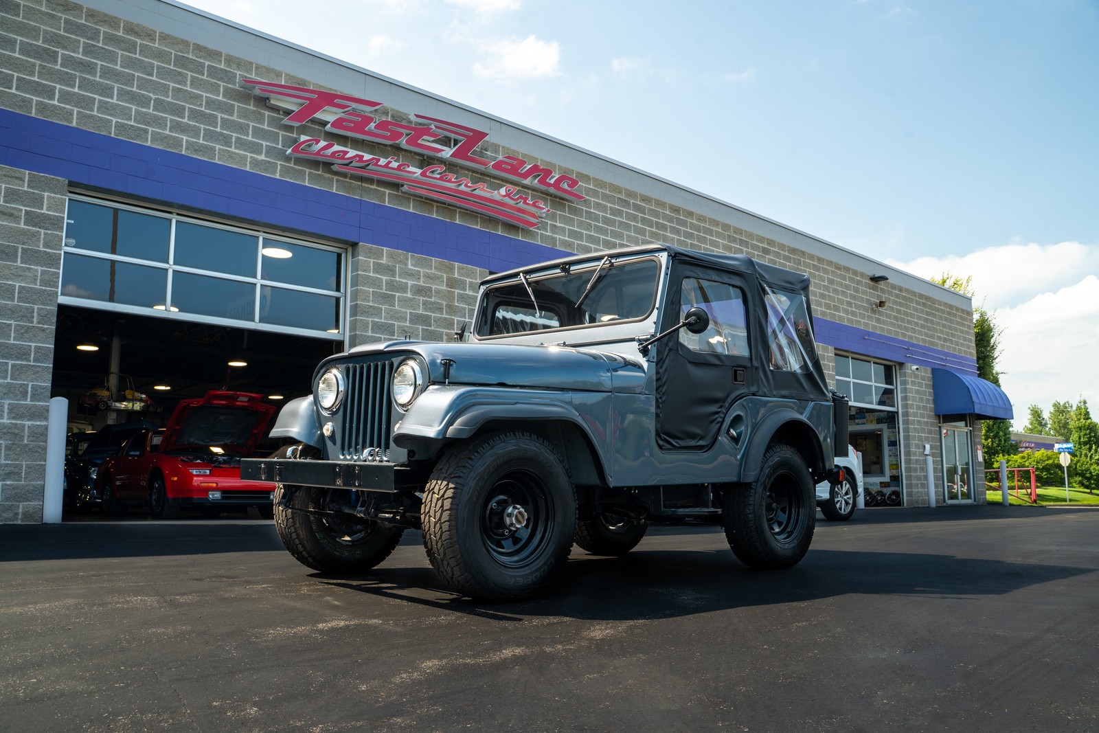 Willys-1961-Jeep-Black