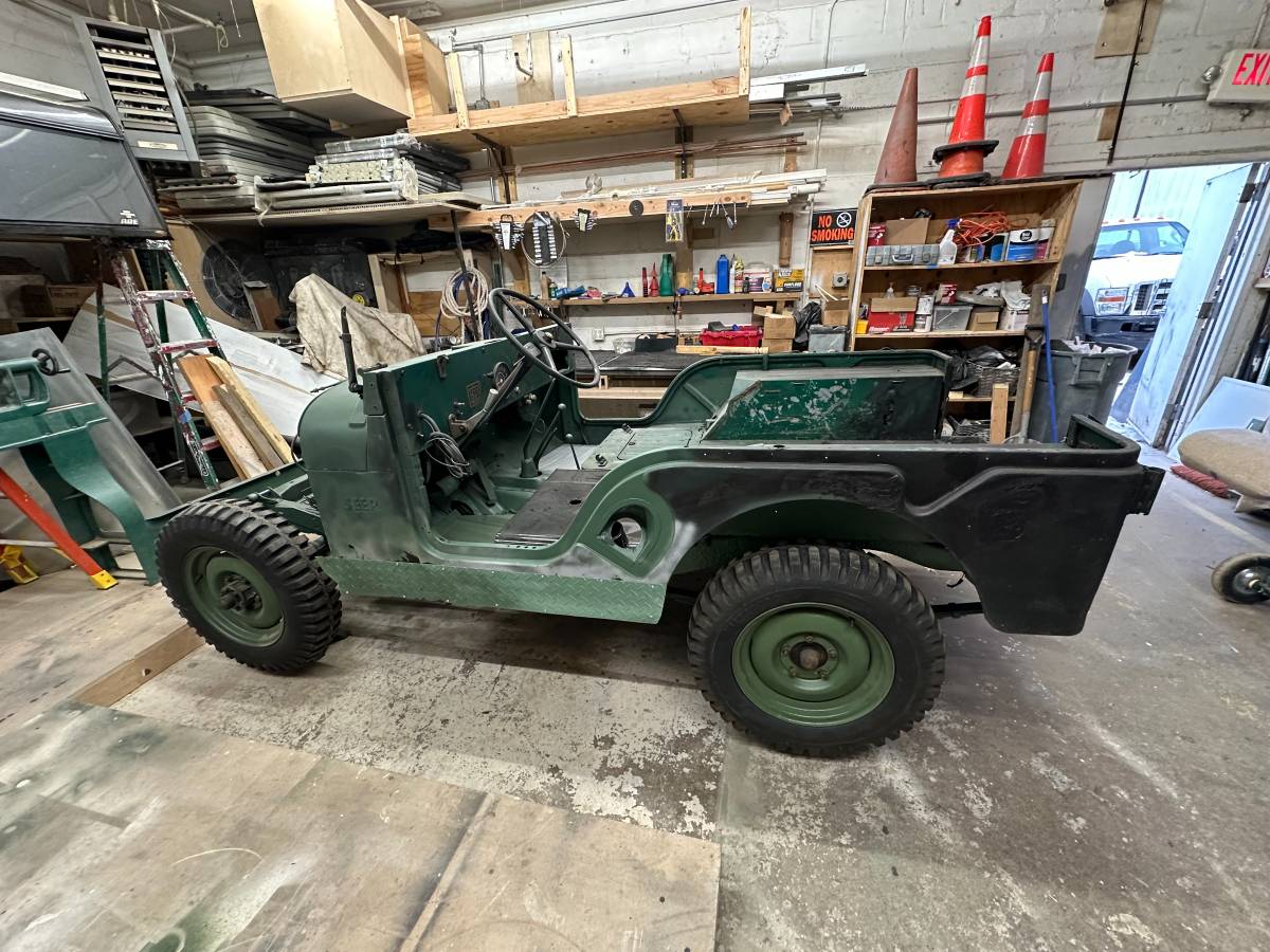 Willys-Kaiser-1955-Green
