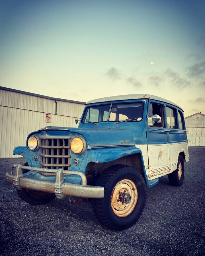 Willys-Station-wagon-1953