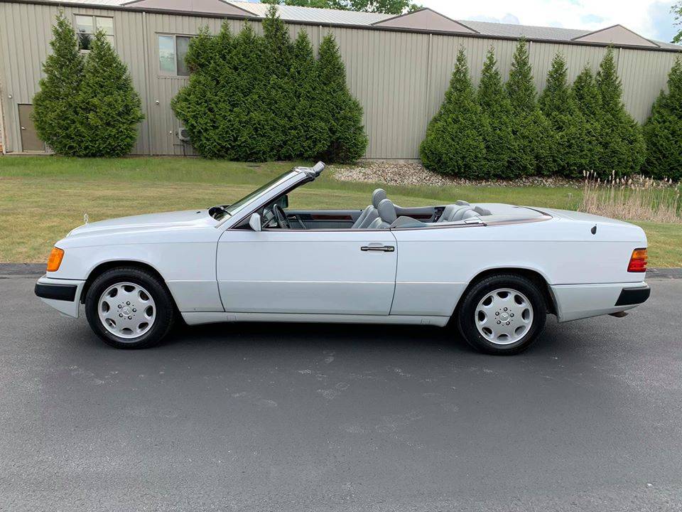 300-ce-1993-White