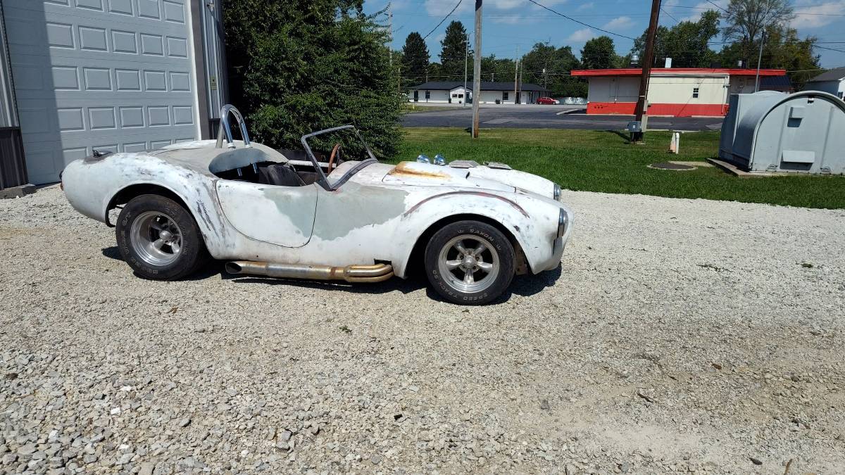 427-shelby-cobra-replica-1965-White