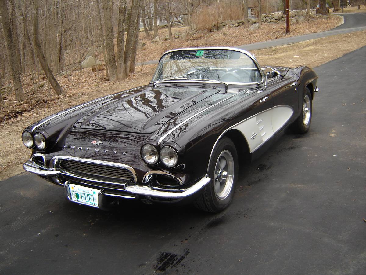 61-corvette-1961-Black