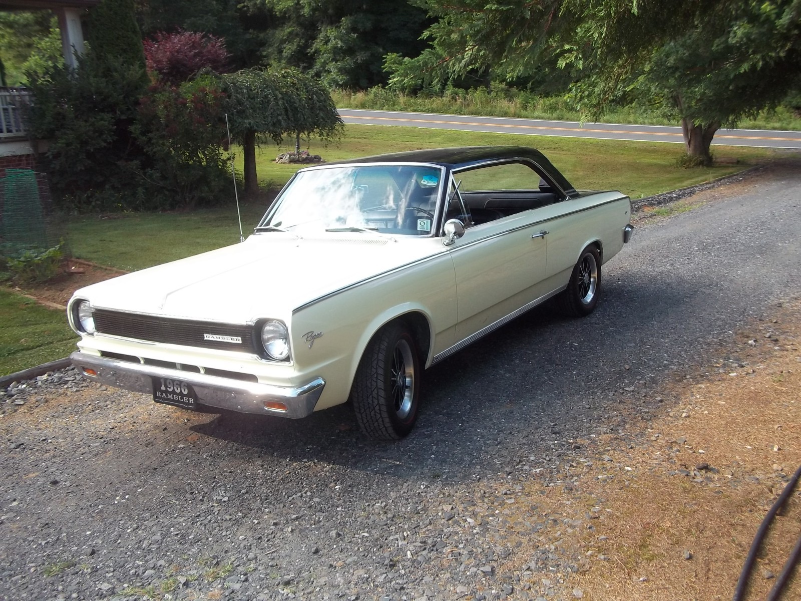 AMC-Rogue-1966-Hardtop-Black