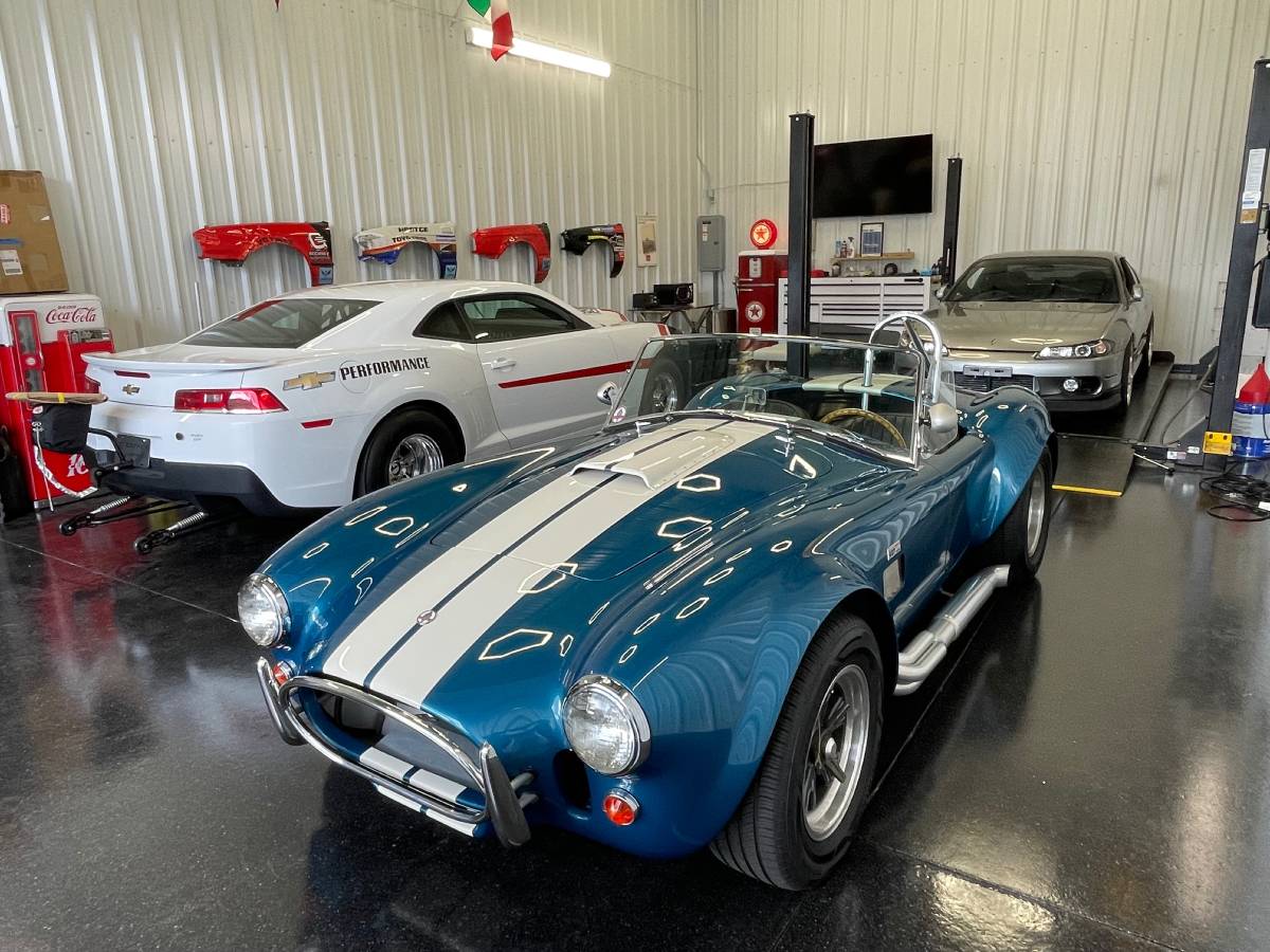 Ac-Shelby-cobra-1965-Blue