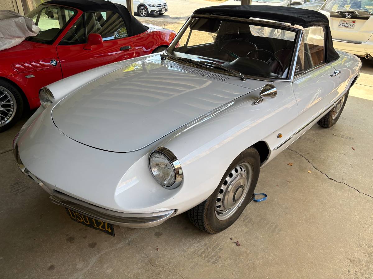 Alfa-romeo-Duetto-spider-1600-convertible-1967-White