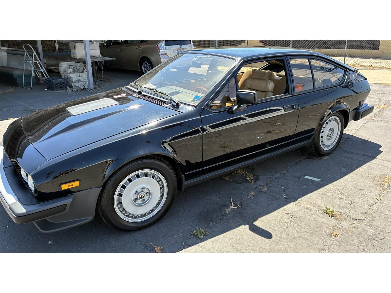 Alfa-romeo-Gtv-6-1981-Black-Tan
