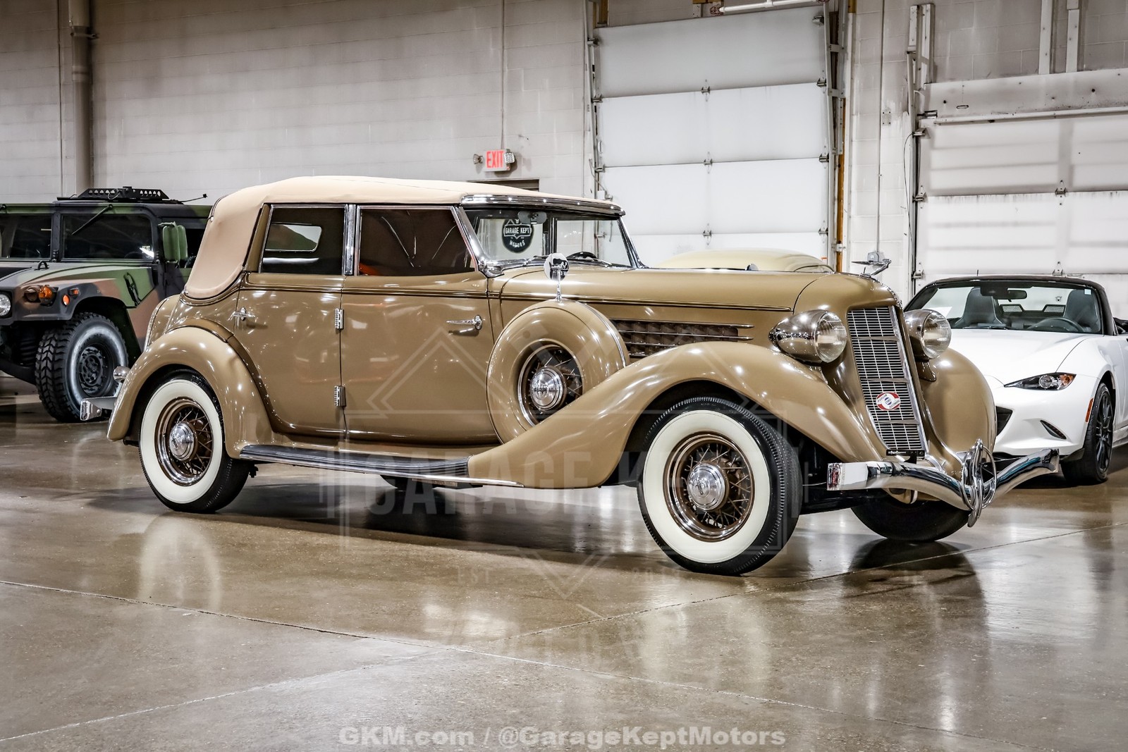 Auburn-1935-Convertible-Carmel-Beige