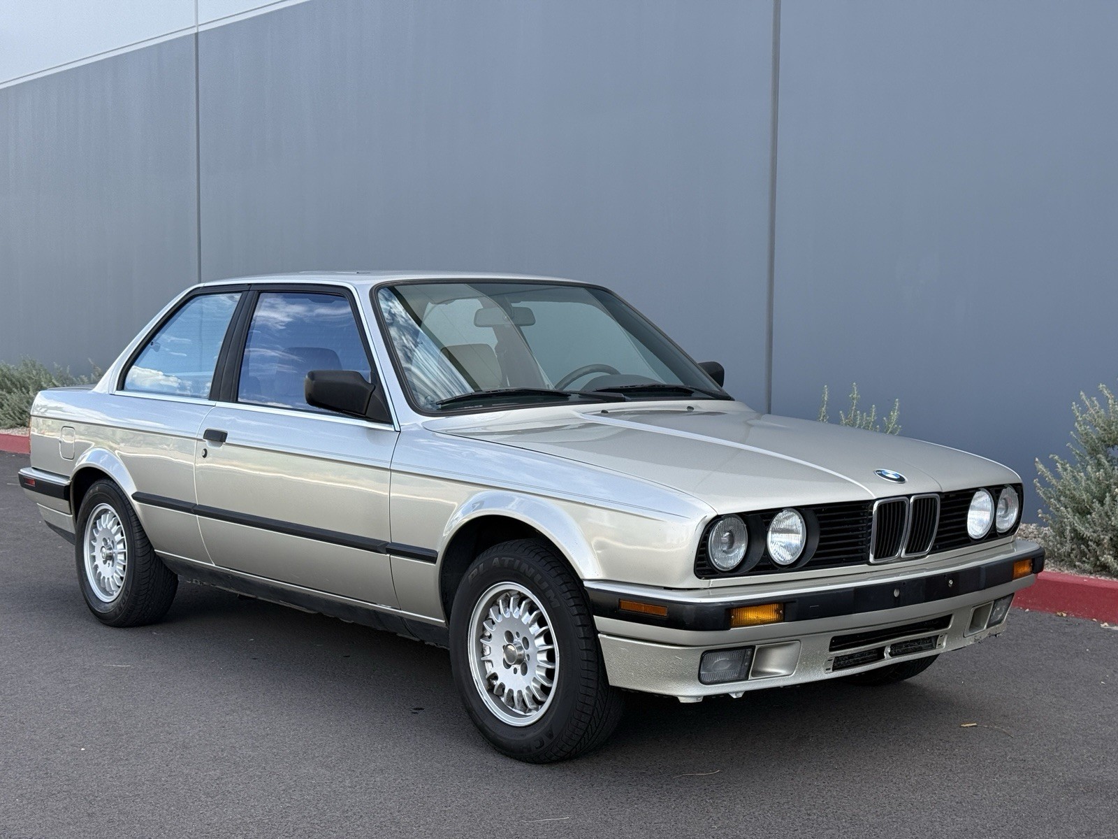 BMW 325i 1989