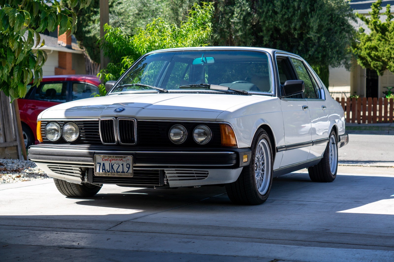 BMW-735i-1985-Sedan-Tan