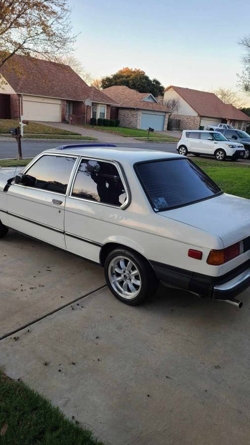 Bmw-320i-1983