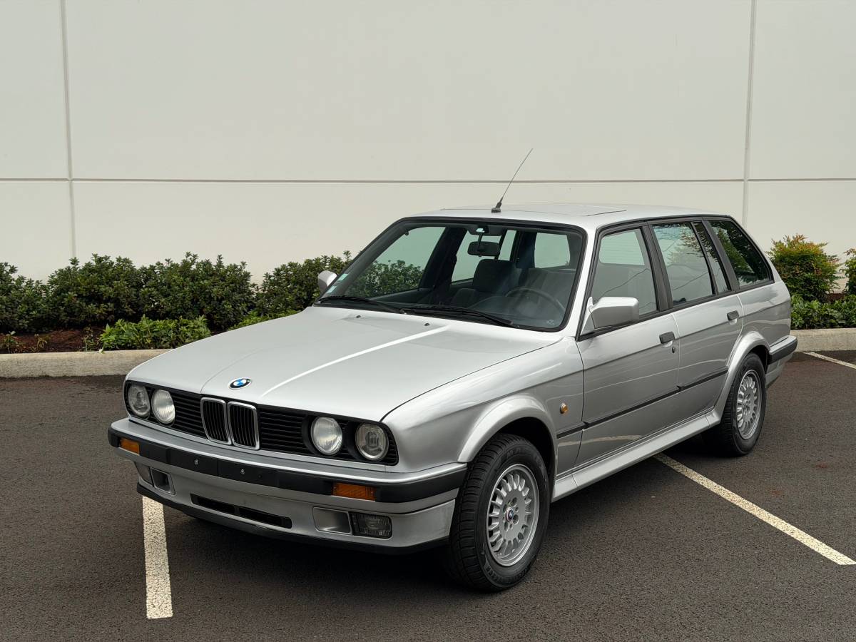 Bmw-325i-1990