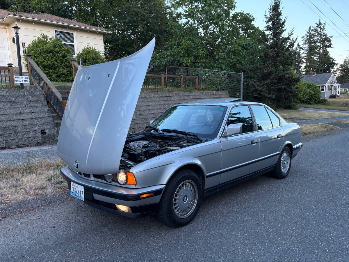 Bmw-525i-1990-Gray