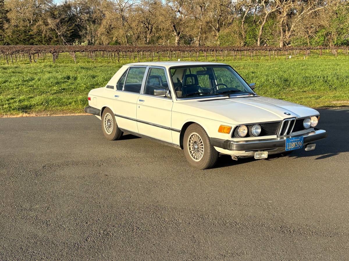 Bmw-528i-1981-White