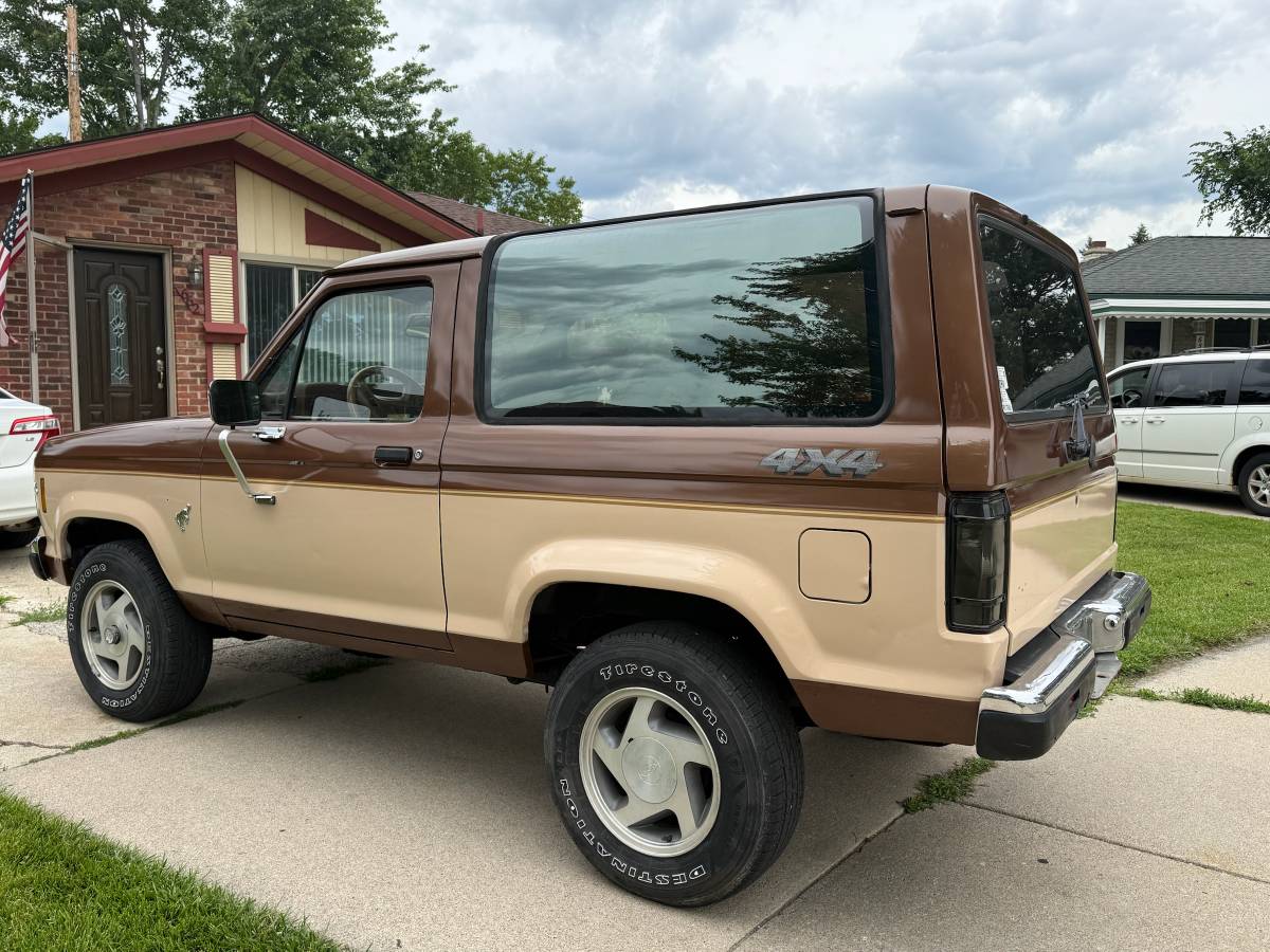 Bronco-2-1986-Brown