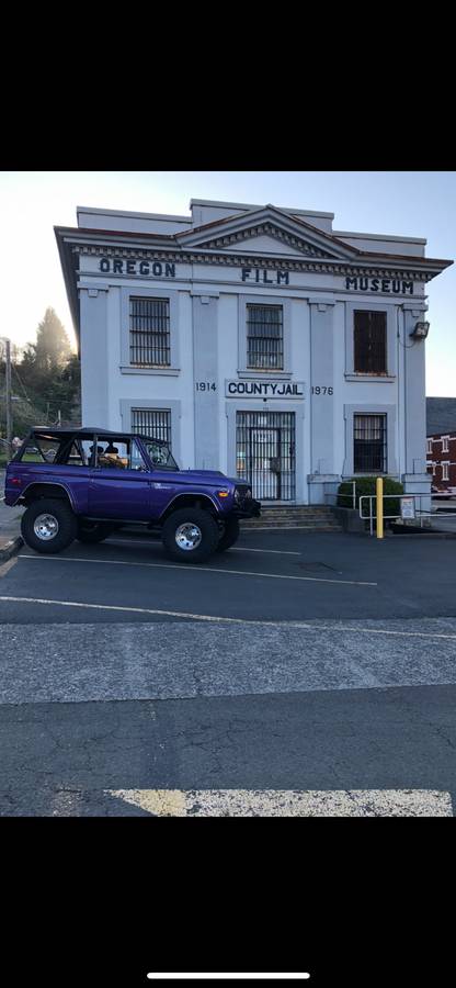 Bronco-convertible-1974-Purple