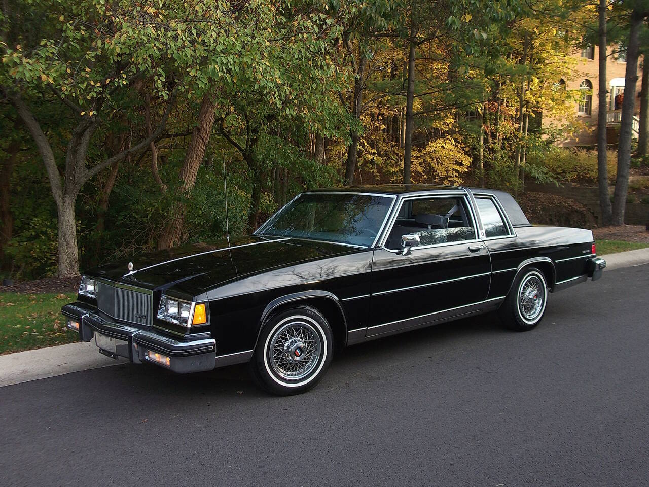 Buick-Lesabre-1985-Black-Gray