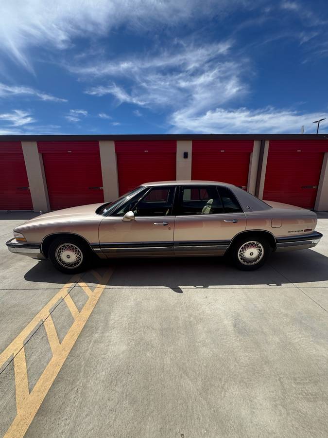Buick-Park-avenue-1992-custom