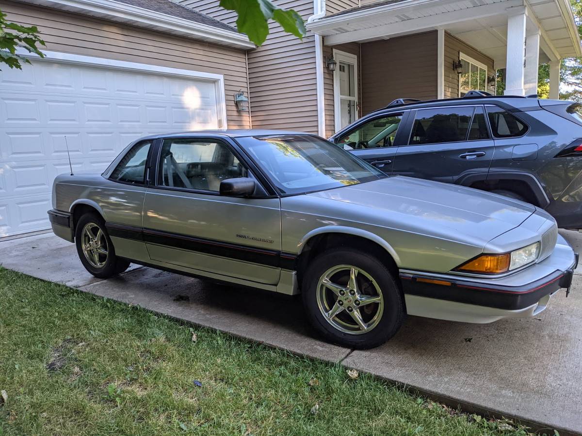 Buick-Regal-gran-sport-coupe-1993-Gray