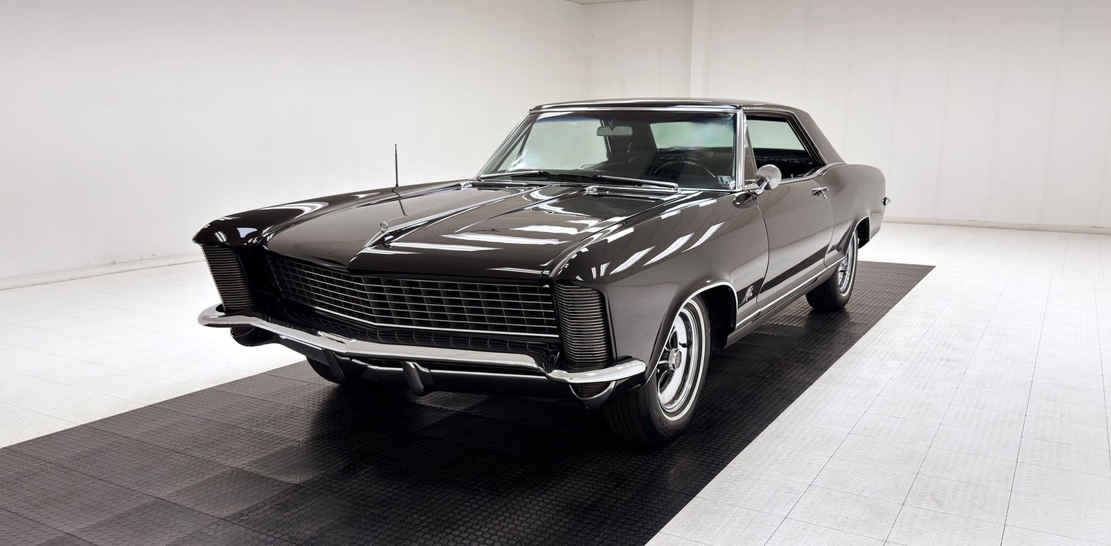 Buick-Riviera-1965-Hardtop-Black