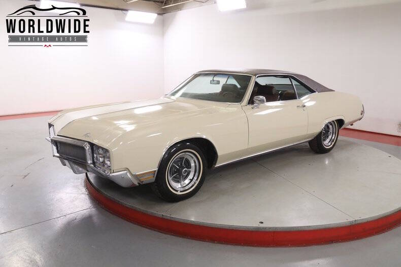 Buick-Riviera-1970-Cream-Brown