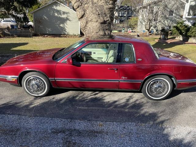 Buick-Riviera-1992-Red