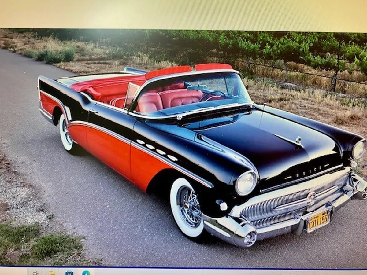 Buick-Roadmaster-1957-Tuxedo-Black-Seminole-Red