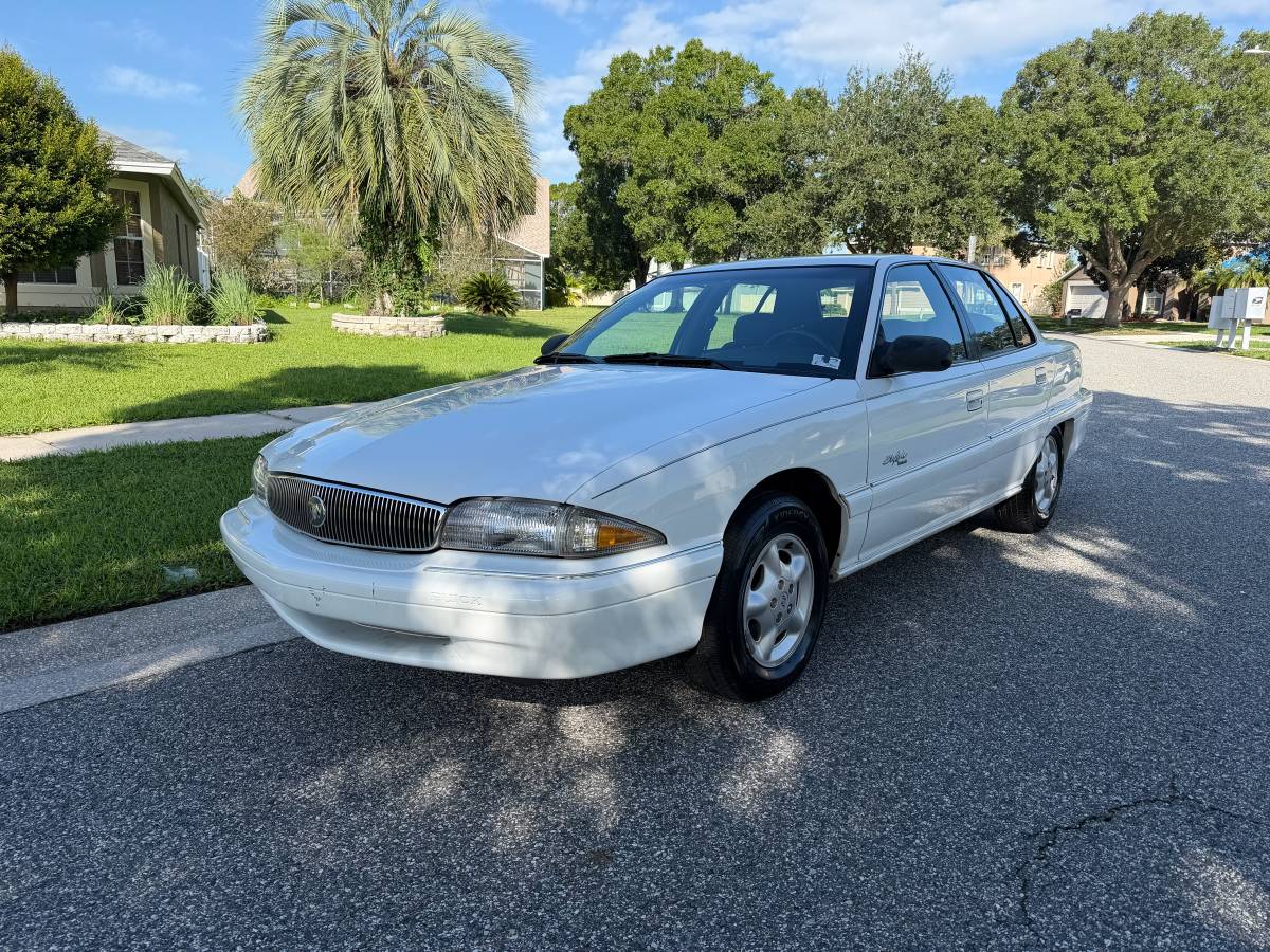 Buick-Skylark-1996-White
