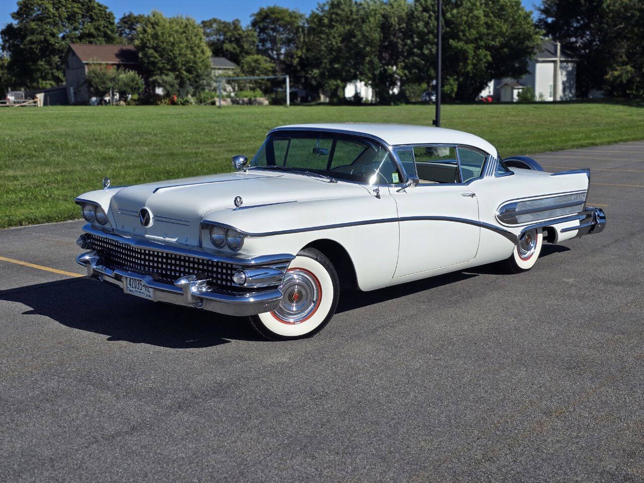 Buick-Super-1958-Glacier-White-White-And-Black