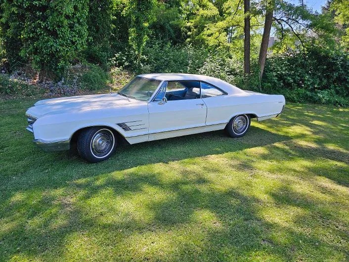Buick-Wildcat-1965-White-Blue