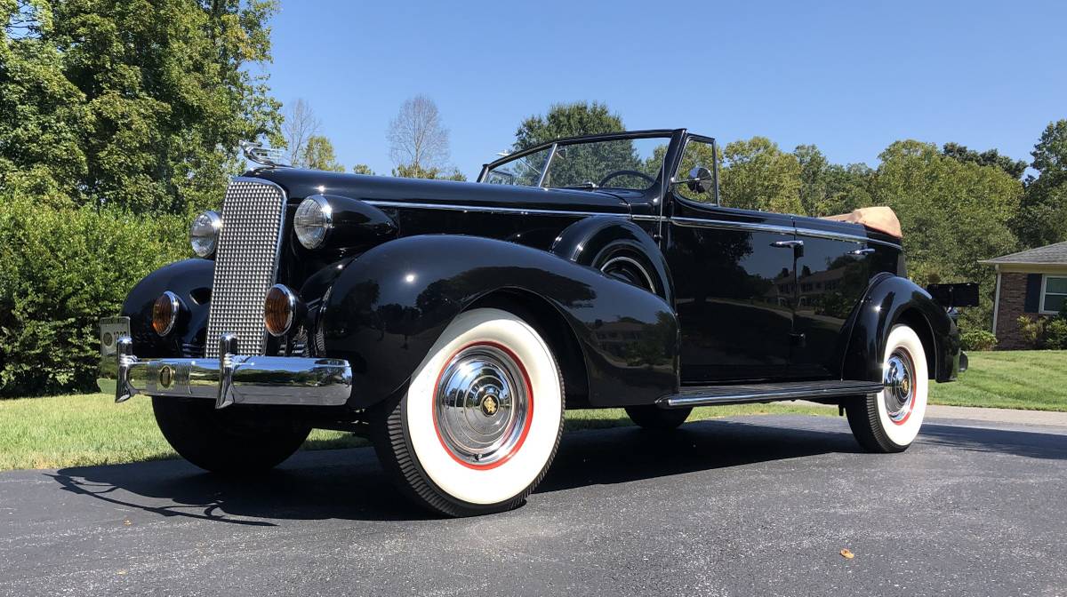 Cadillac-1937-Black