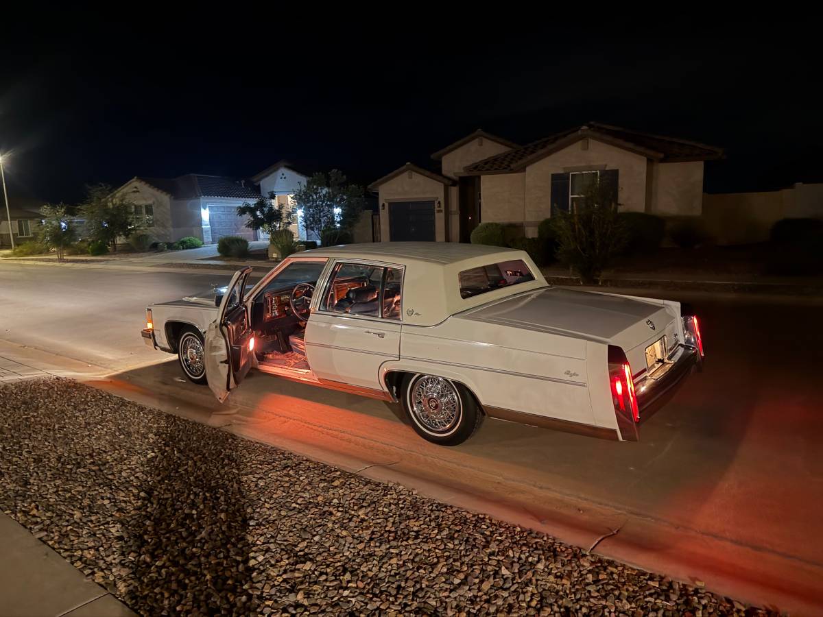Cadillac-Brougham-1987-White