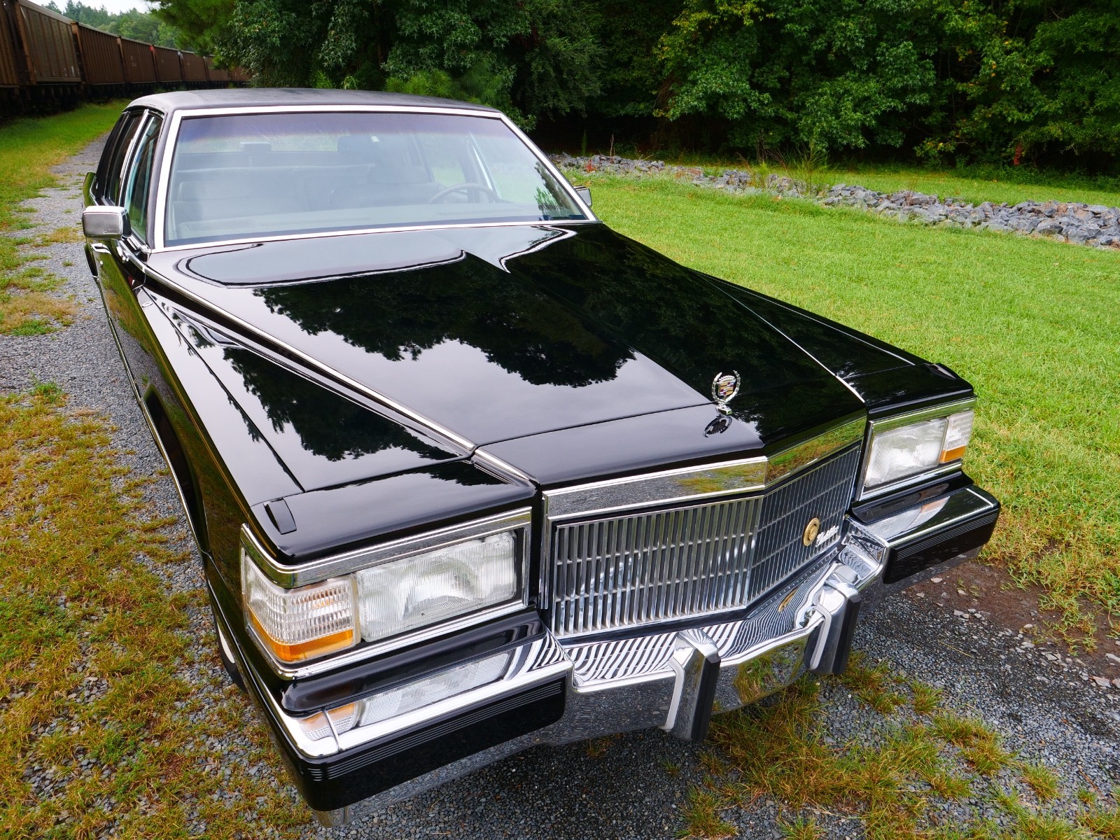 Cadillac-Brougham-1990-Sedan-Tan