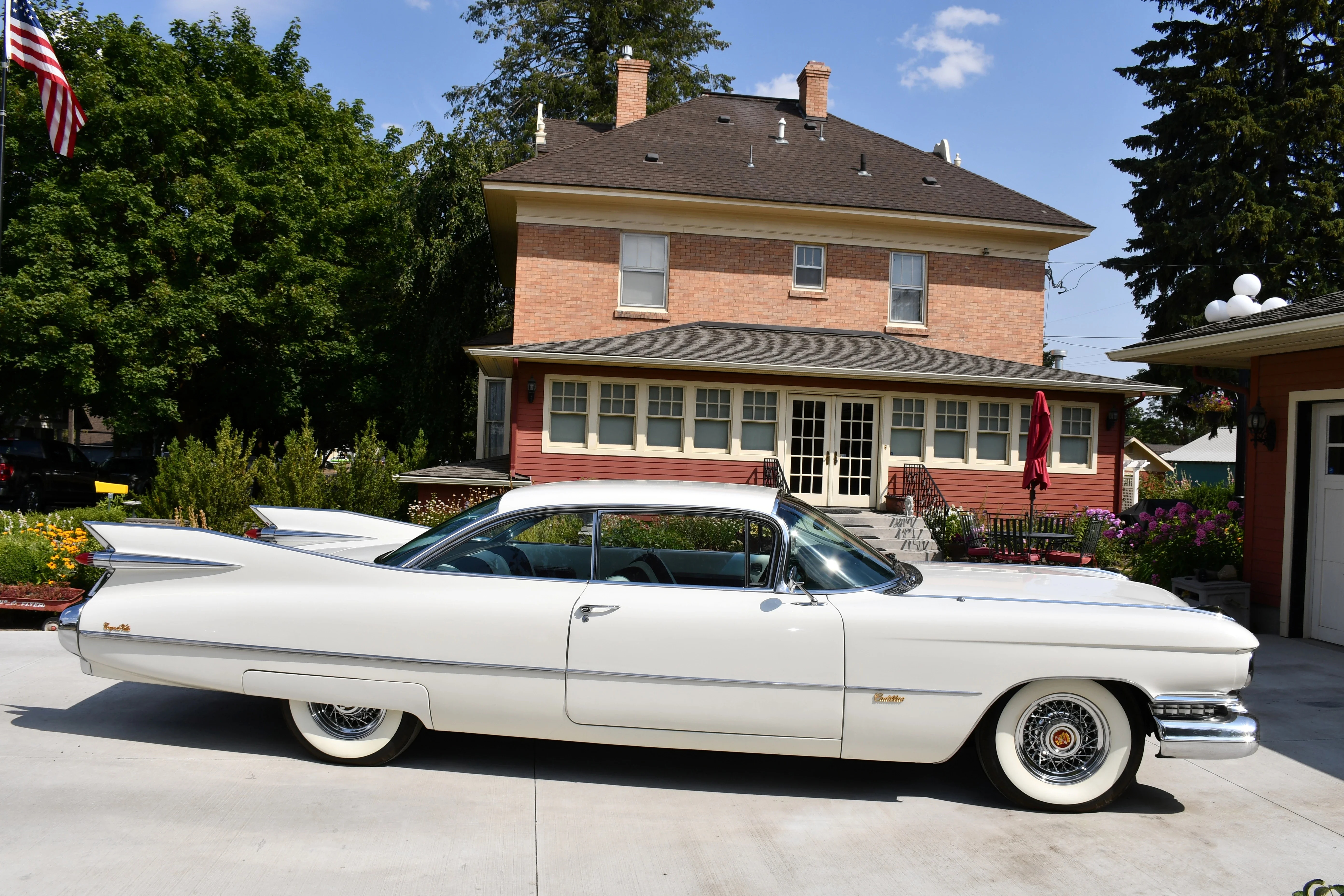 Cadillac-Coupe-de-ville-1959-White-White