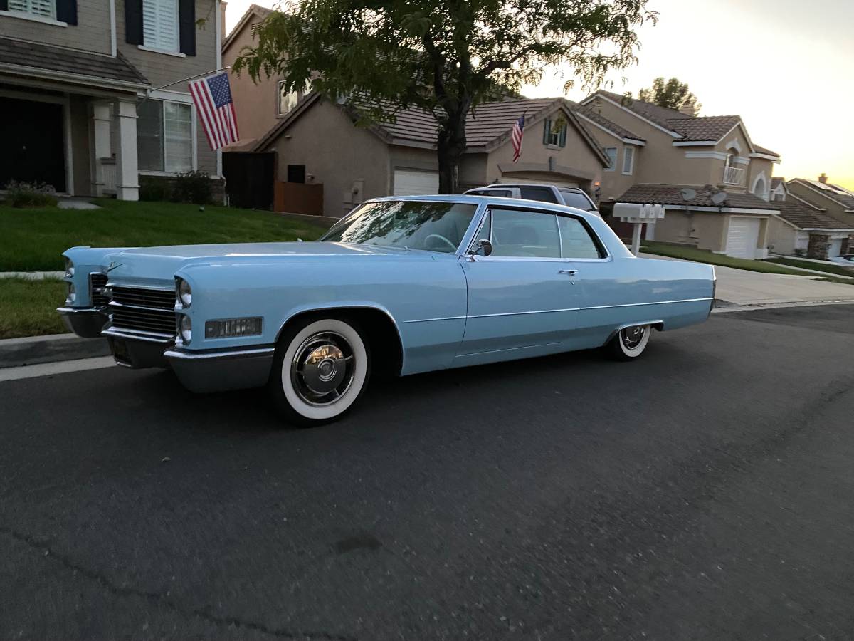 Cadillac-Coupe-de-ville-1966