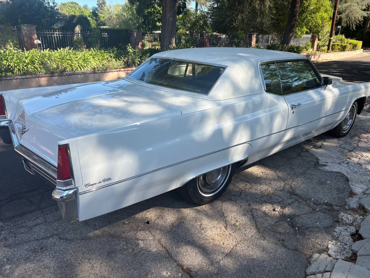 Cadillac-Coupe-de-ville-1969-White